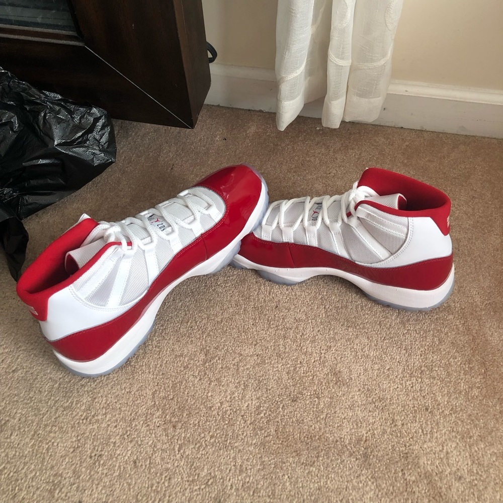 Jordan Retro 11 Cherry Red